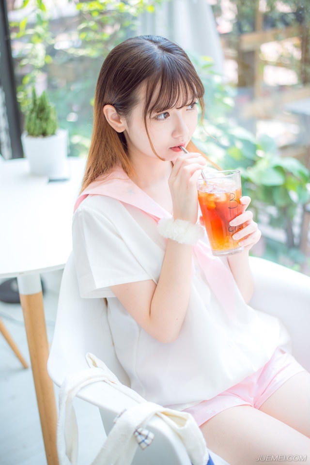 张任没有回答，只是跪在地上。
